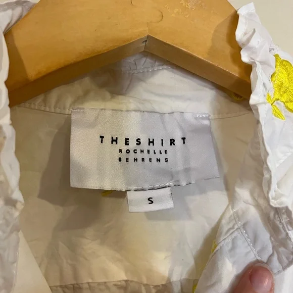 THESHIRT White Button-Up Shirt with Yellow Floral Embroidery - Picture 5 of 8